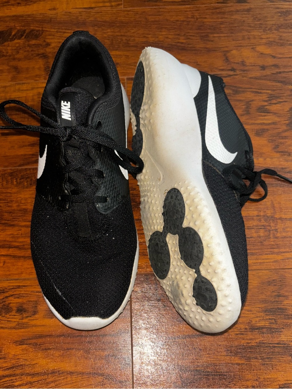 Nike Roshe G Golf Shoes Black White Spikeless Pressure Map Traction Grip Soles